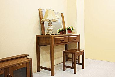 看似工作实则摸鱼 《认真工作模拟器》上线Steam